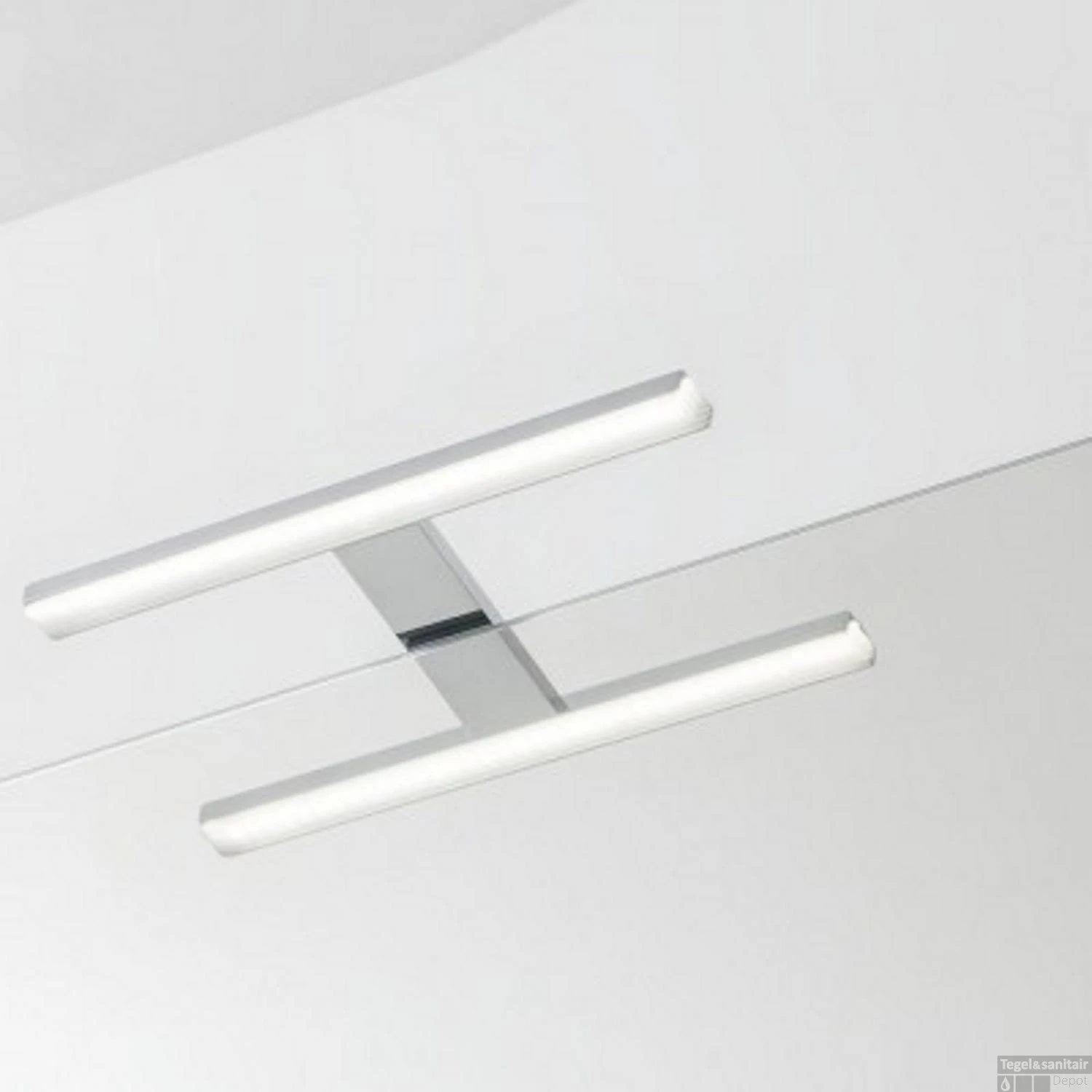 LED Spiegellamp Boss & Wessing 30cm 230V 5W 4000K Chroom 4 LED Spiegellamp Boss & Wessing 30cm 230V 5W 4000K Chroom - Afbeelding 2