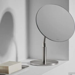 Cosmeticaspiegel Blomus Vista Mat 7 Cosmeticaspiegel Blomus Vista Mat -Badkamer Thuis cosmeticaspiegel blomus vista mat sfeer1