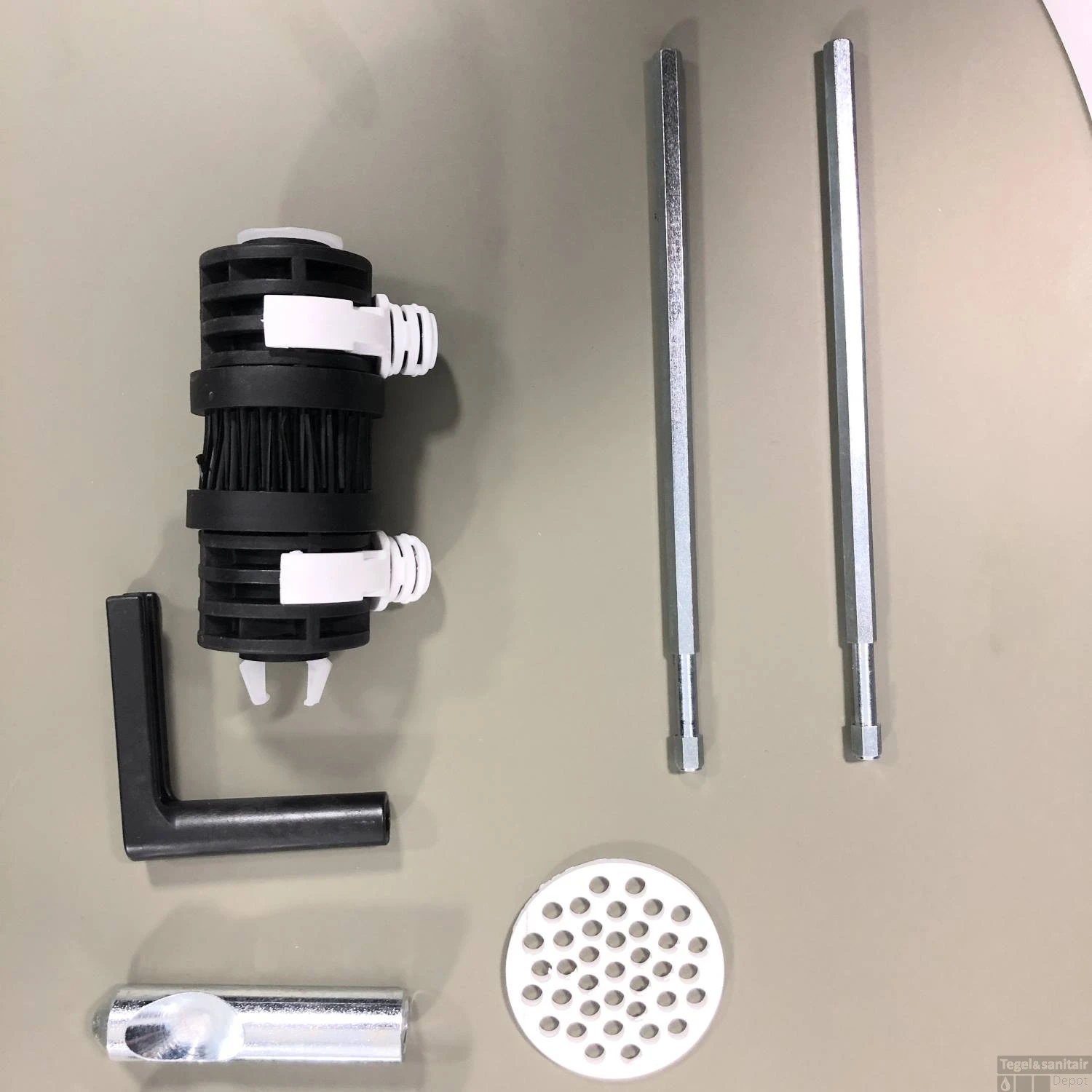 Geberit UP100 Toiletset Wandcloset Salenzi Civita Mat Roze Met Delta 21 Drukplaat 9 Geberit UP100 Toiletset Wandcloset Salenzi Civita Mat Roze Met Delta 21 Drukplaat - Afbeelding 7