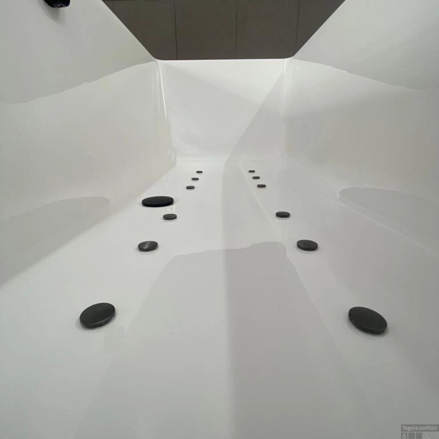 Whirlpool Boss & Wessing Dahlia Jetline 180x80 Cm Bodem Luchtsysteem Black Tin 6 Whirlpool Boss & Wessing Dahlia Jetline 180x80 Cm Bodem Luchtsysteem Black Tin - Afbeelding 4