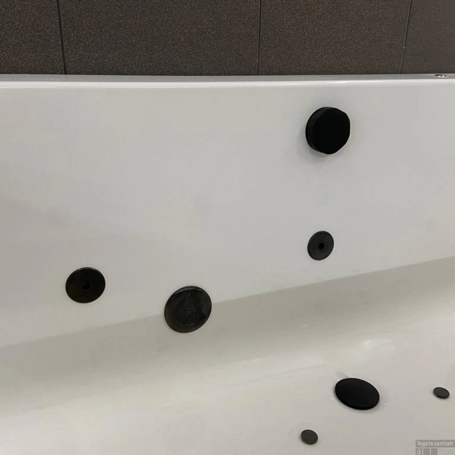 Whirlpool Boss & Wessing Dahlia Jetline 190x90 Cm Dubbel Systeem Black Tin 4 Whirlpool Boss & Wessing Dahlia Jetline 190x90 Cm Dubbel Systeem Black Tin - Afbeelding 2