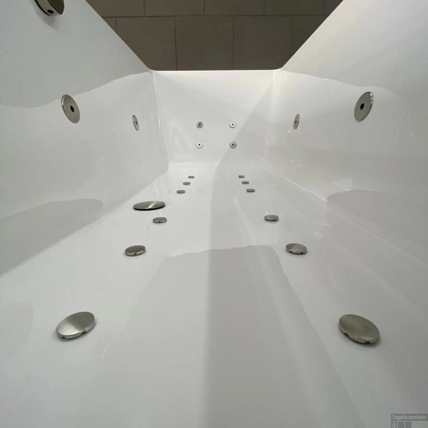 Whirlpool Boss & Wessing Urby Jetline 180x80 Cm Dubbel Systeem Geborsteld RVS 4 Whirlpool Boss & Wessing Urby Jetline 180x80 Cm Dubbel Systeem Geborsteld RVS - Afbeelding 2